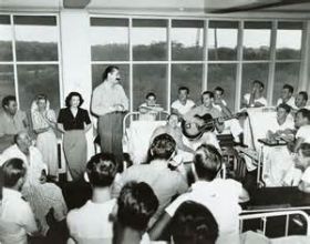 Bob Hope and Francis Langford entertaining Coco Solo hospital in the Panama Canal Zone – Best Places In The World To Retire – International Living